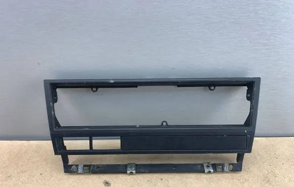 BMW 5 E39 Radio/GPS head unit trim 8159690 51168233461 8233461