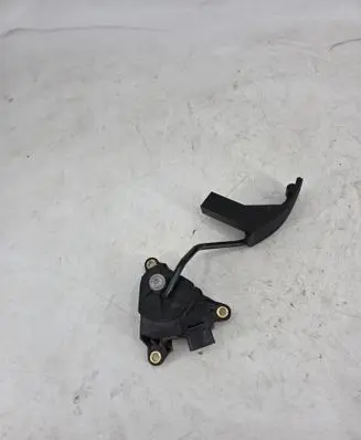 Nissan Rogue Accelerator throttle pedal 0362B 0055B