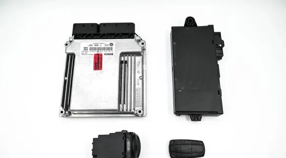 BMW 5 E60 E61 Engine ECU kit and lock set 170019661 7806987 0281014436