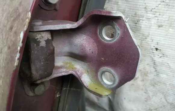 Mazda Xedos 6 Front door upper hinge