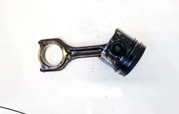 Ford Focus Piston with connecting rod