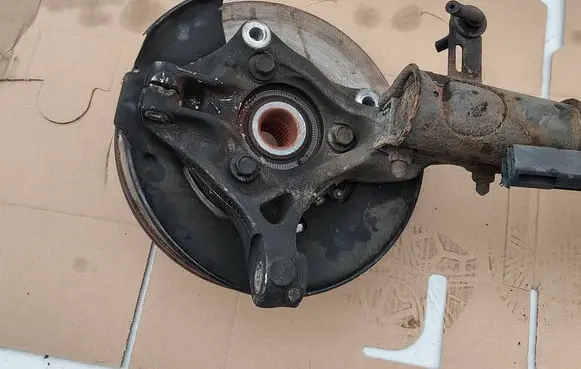 Chevrolet Orlando Front wheel hub spindle knuckle