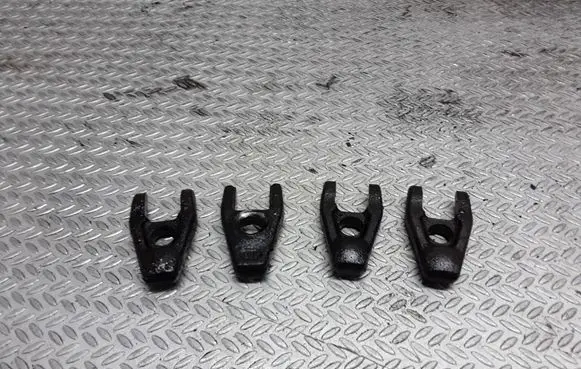Renault Scenic I Fuel Injector clamp holder
