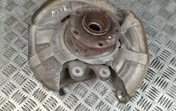 Front wheel hub