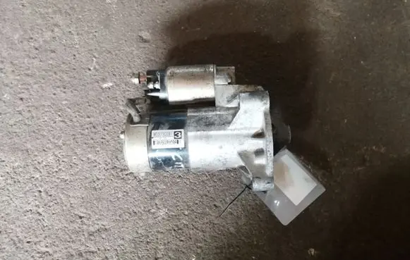 Citroen Xsara Picasso Starter motor M000T82081