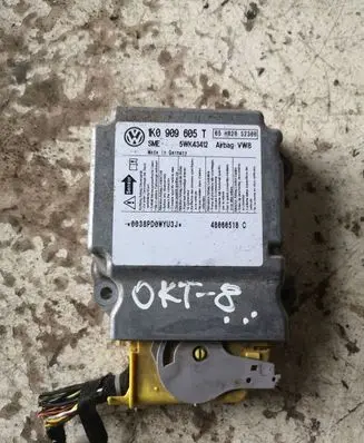 Skoda Octavia Mk2 (1Z) Airbag control unit/module 1K0909605T