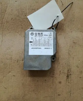 Skoda Octavia Mk1 (1U) Airbag control unit/module 1C0909601
