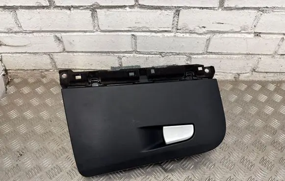 Alfa Romeo Giulia Glove box 01561145320