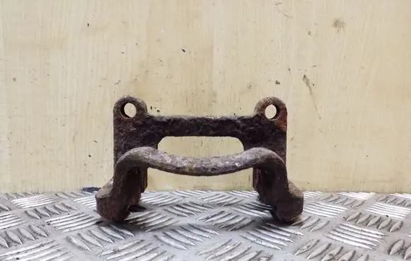 Volkswagen Transporter - Caravelle T4 Brake caliper pad carrier rear 