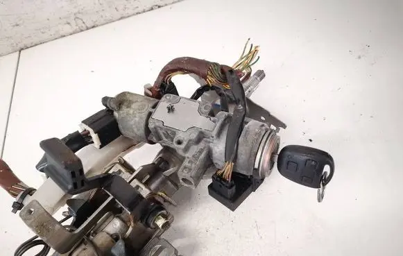 Toyota Avensis T250 Ignition lock 8978305010