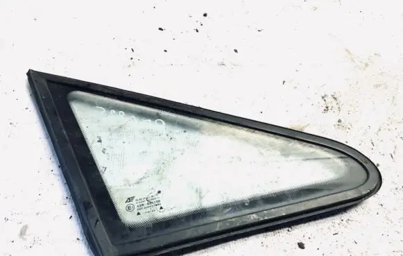 Volkswagen Sharan Front triangle window/glass 