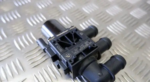 BMW X3 F25 Coolant heater control valve 8572508