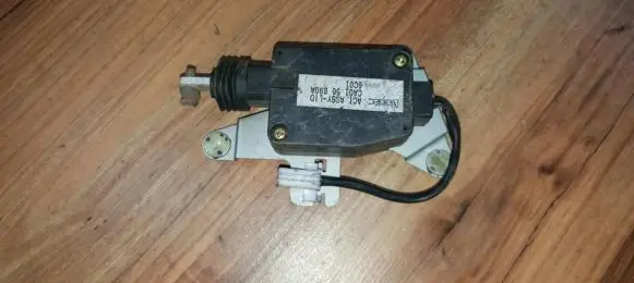 Mazda Xedos 6 Central locking motor CA0156890A