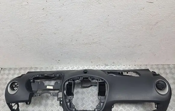 Nissan Juke I F15 Dashboard 682001KP3A 682001KP0A