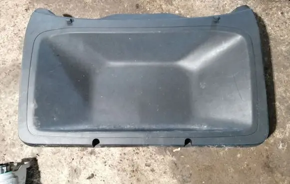 Tailgate trim