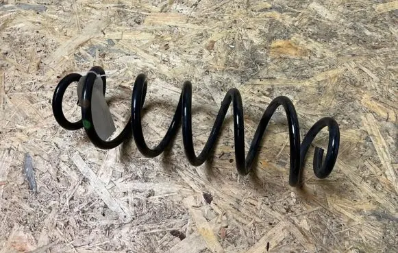 Toyota C-HR I Rear coil spring