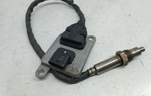 Mercedes-Benz E W212 Lambda probe sensor A0009051412 0009051412