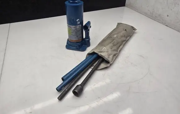 Mercedes-Benz Sprinter W906 Lift Jack D74363 A9065800018