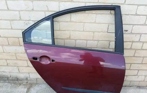 Nissan Primera Rear door