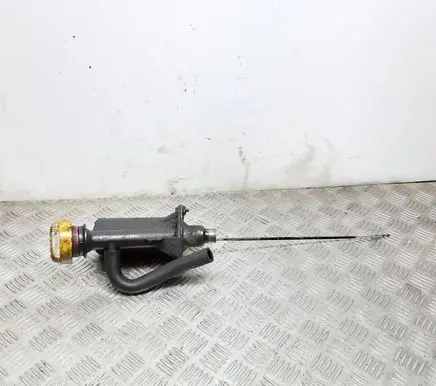 Opel Vivaro Oil fill pipe 8200140763