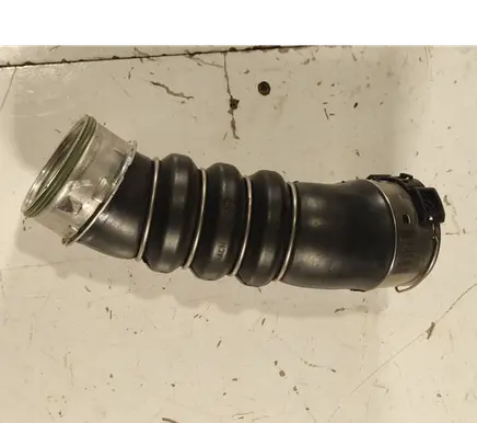 BMW 1 E81 E87 Intercooler hose/pipe 7797480 11617797480