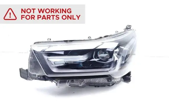 Toyota Hilux VIII Headlight/headlamp 811500KL71