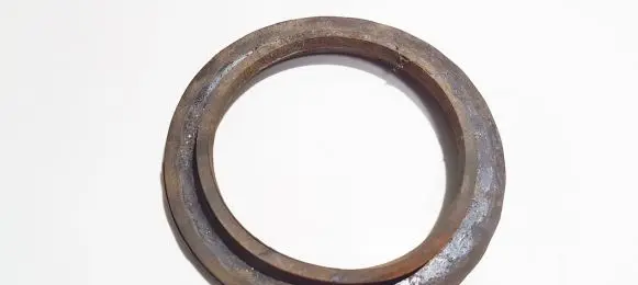 Mitsubishi Space Wagon Front coil spring rubber mount mr316230