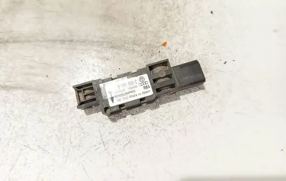 Volkswagen Touareg I Airbag deployment crash/impact sensor 7L0909606C 0232L1DDTZRH
