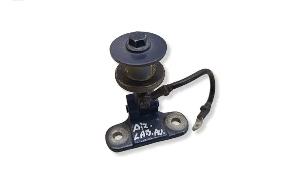 Land Rover Discovery 3 - LR3 Tailgate/trunk/boot hinge AA8SA BHB730021