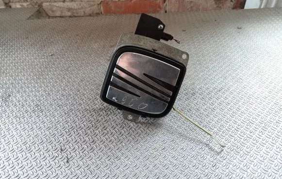 Seat Ibiza III (6L) Tailgate/trunk/boot exterior handle 6L6827573B