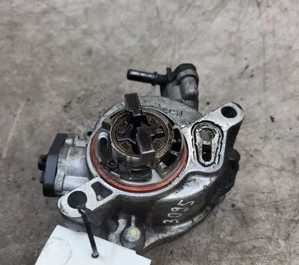 Volvo V60 Vacuum pump 9804021880