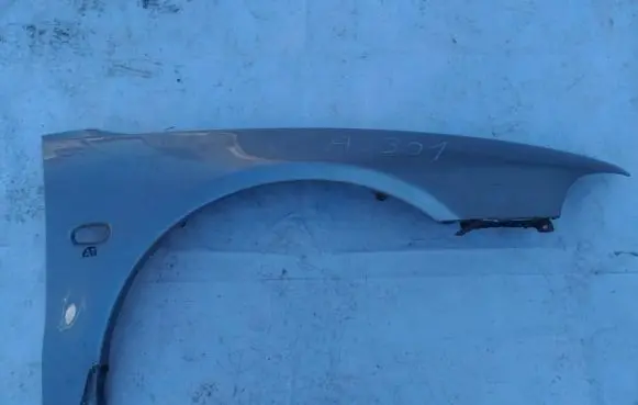 Mitsubishi Galant Fender sidabrine