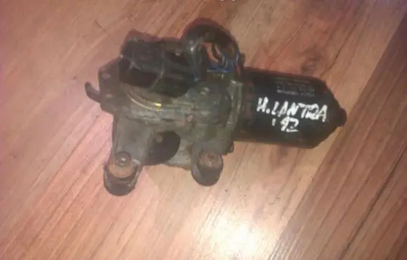 Hyundai Lantra I Wiper motor 9810028100