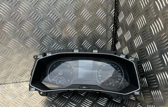 Volkswagen T-Roc Speedometer (instrument cluster) 2GA920741A 2GA260212 90000km