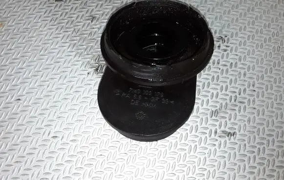 Volkswagen Caddy Oil fill pipe 7M3103179