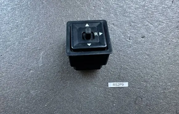 Mitsubishi Pajero Wing mirror switch MB561810