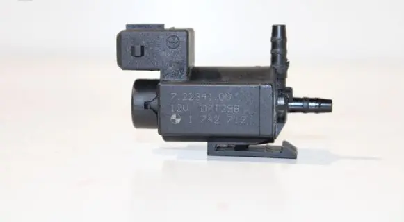 BMW 5 E60 E61 Turbo solenoid valve 1742712