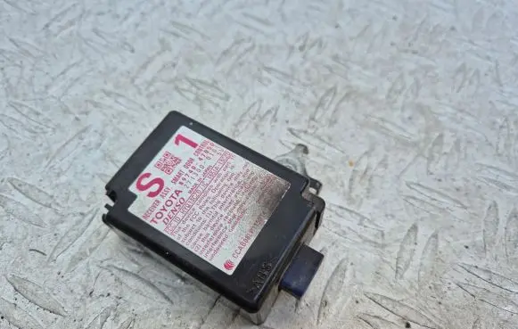 Toyota Prius (XW30) Door control unit/module 8974047050 2713000101