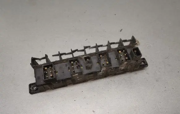 Audi A6 S6 C4 4A Fuse module 4A0941822
