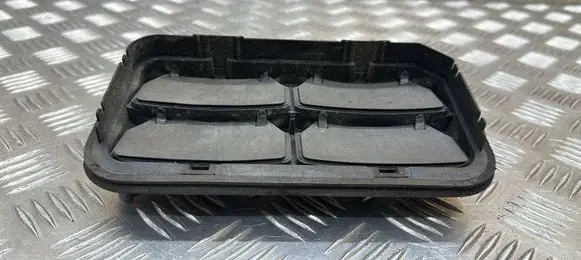 Opel Zafira C Quarter panel pressure vent 9076499