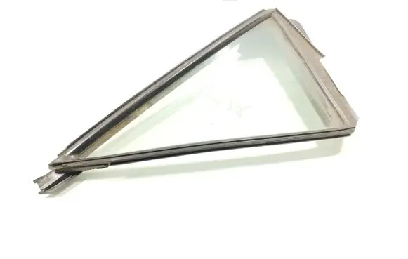 Mazda 3 II Rear vent window glass 