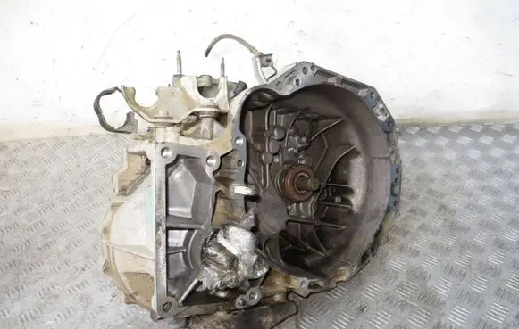 Suzuki Vitara (LY) Manual 6 speed gearbox ZE2