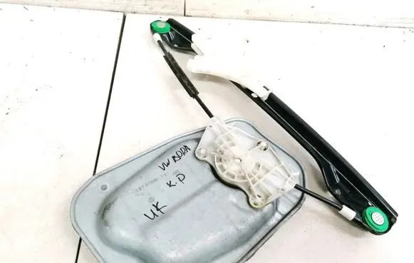 Volkswagen Jetta V Sliding door window regulator with motor