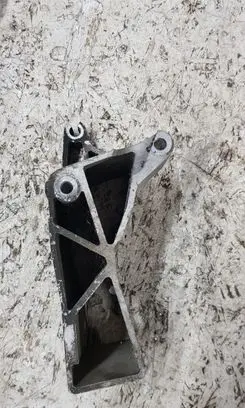 Volvo S60 Engine mounting bracket