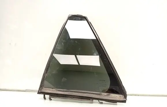 Toyota Avensis T270 Rear vent window glass 6818905070 43R00049