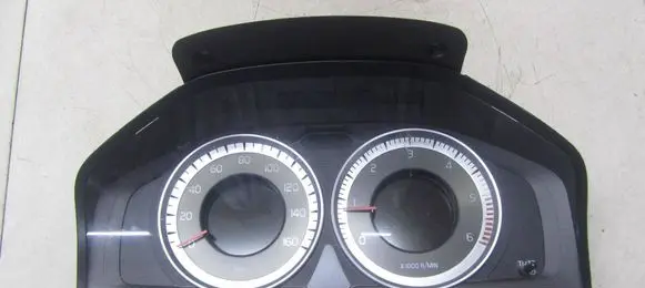 Speedometer (instrument cluster)