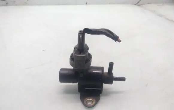 Volvo S40, V40 Turbo solenoid valve 7700875012