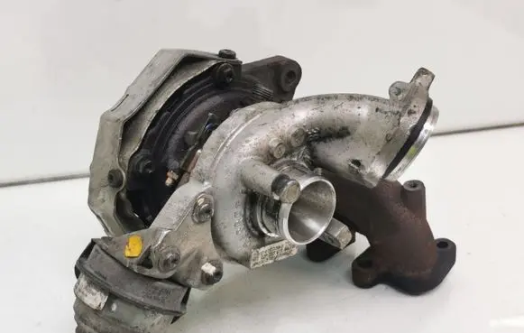 Volkswagen Polo V 6R Turbo 03P253019B 7890162 0AJ02598P