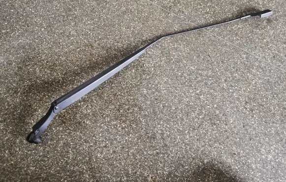 Buick Encore I Front wiper blade arm