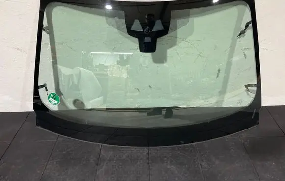 Jaguar XE Front windscreen/windshield window 43R001589 AS1M1247 DOT682